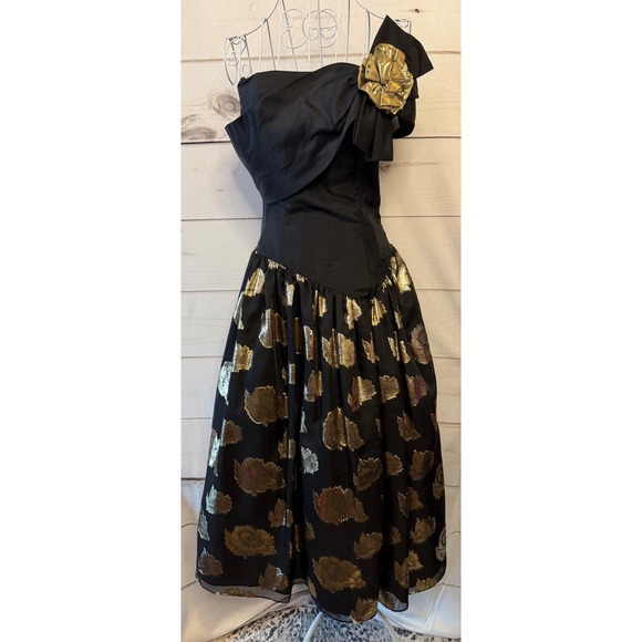 Gunne Sax by Jessica McClintock Dresses & Skirts - Gunne Sax Jessica McClintock Black Gold One Shoulder Prom Formal Dress 7/8